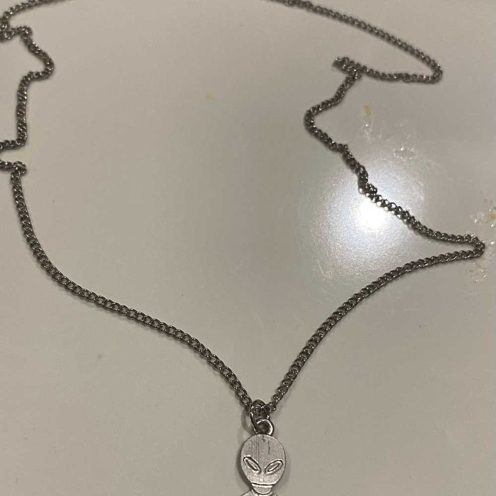 Silver Alien Pendant - Picture 3 of 3